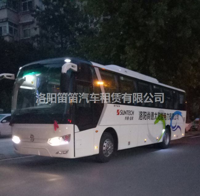 大巴車